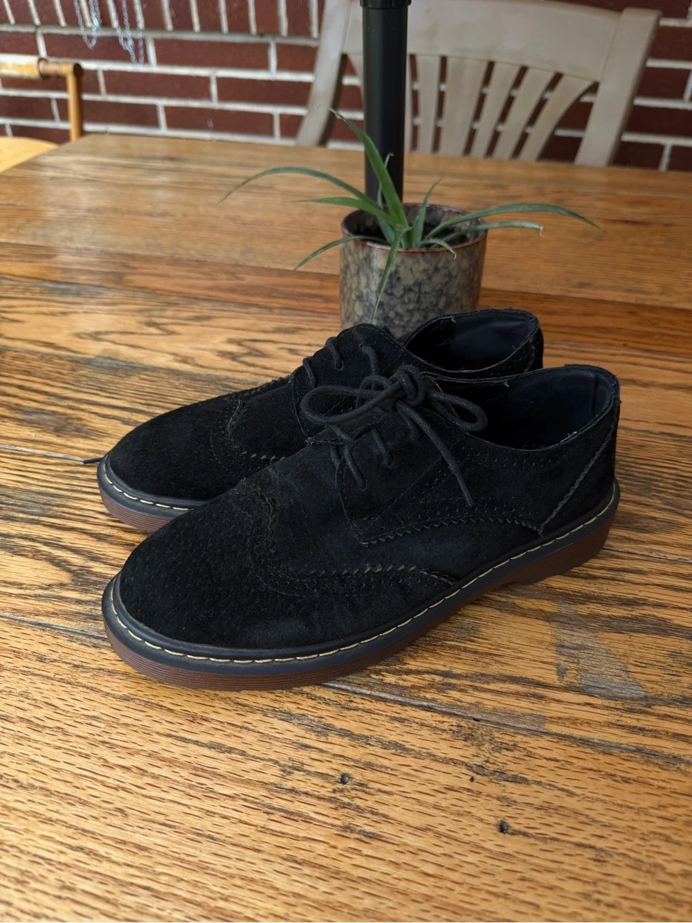 Black Suede Lace Up Rubber Sole Oxford Shoes size 39 / 24.5 centimeters